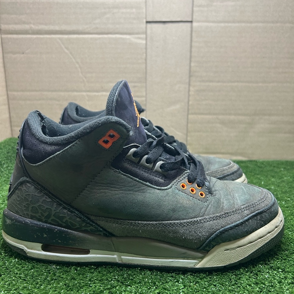 Size 6Y- Jordan 3 Retro 2023 Mid Fear